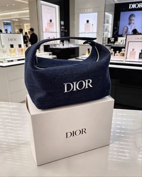 В наличии! Косметички Dior