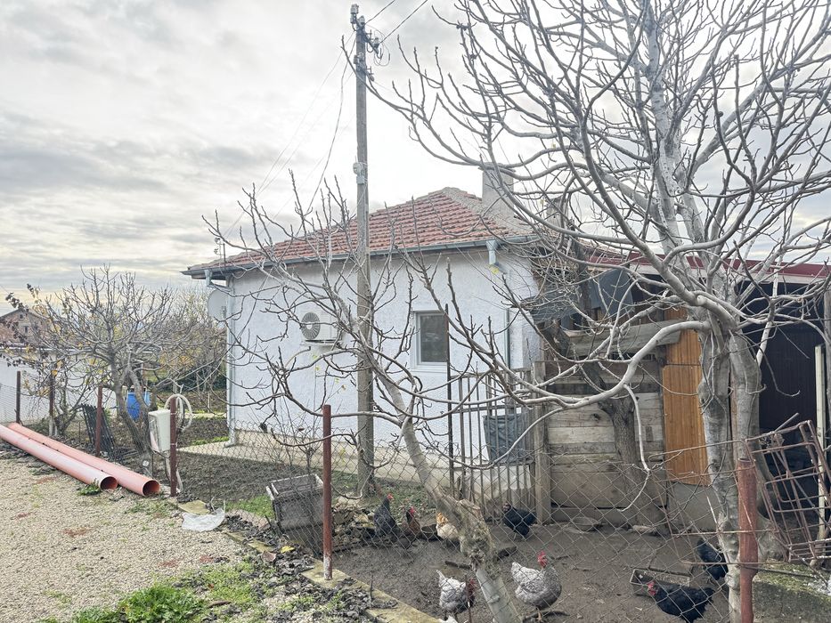 Продава къща в с. Шейново, общ. Казанлък