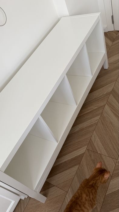 Секция Ikea Kallax с носеща рамка