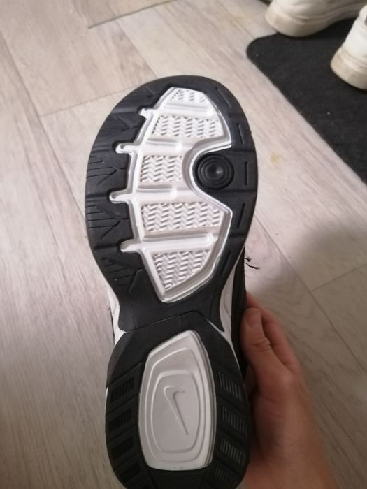 Кроссовки продаю