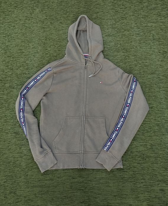 Vând bluză de bărbați Tommy Hilfiger .