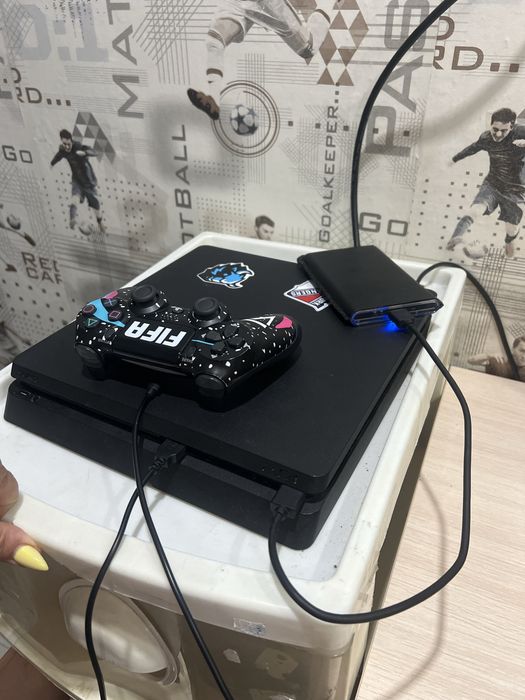 Продам PS4 Slim приставка