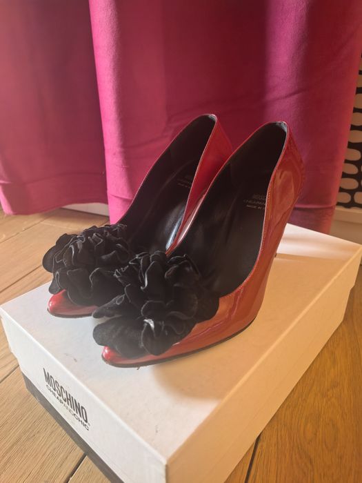 Moschino червен лак, без забележка