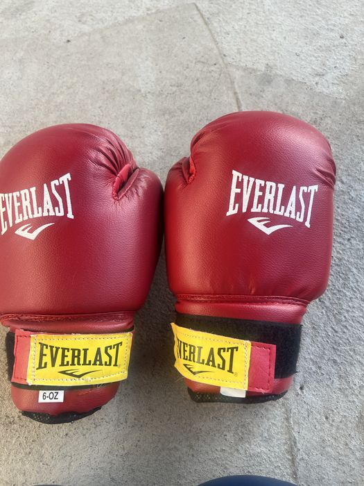 Продам боксёрские перчатки