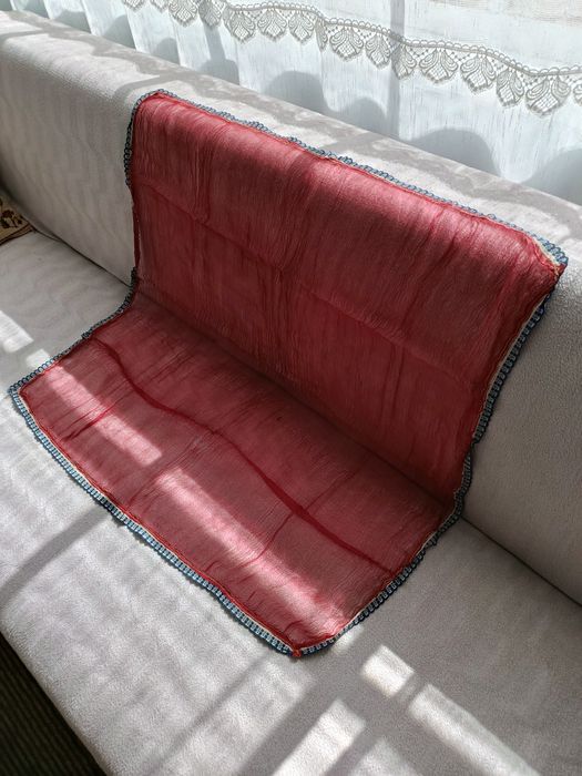 забрадка от едно време 90

РЯДКА!!! Забрадка от едно време.
Материята