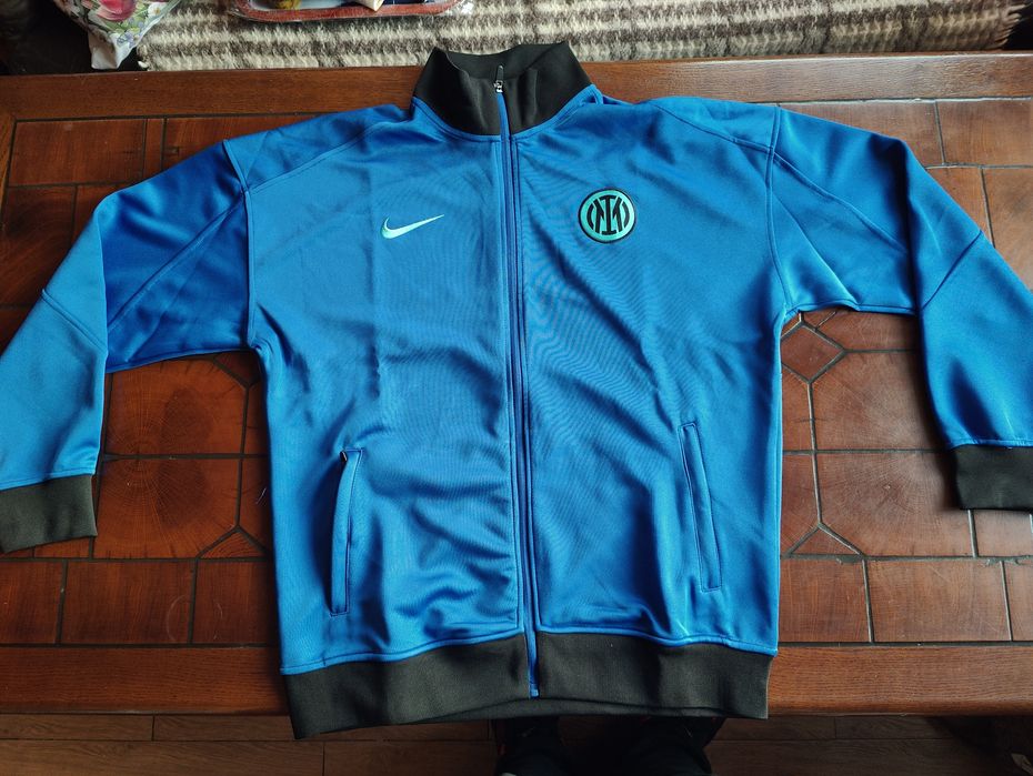 Тренировъчен футболен екип Inter Milan сезон 25/26