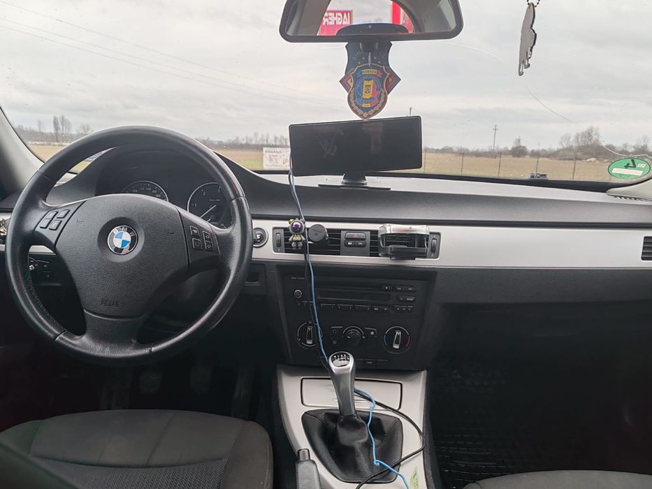 BMW E90, 318d facelift