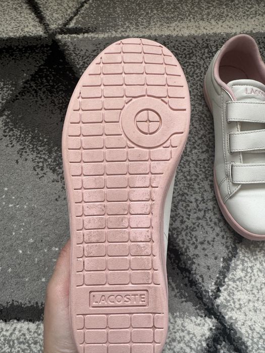 Продам кроссовки