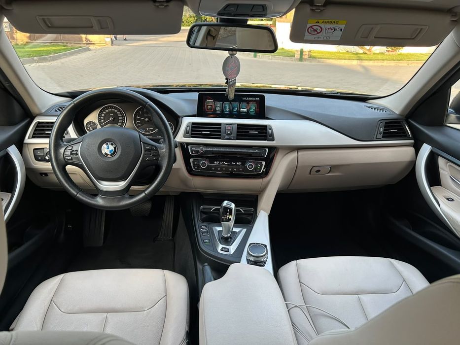 BMW Seria 3 BMW Seria 3 330e 2.0 Benzina Plug-in Hybrid 252Cp