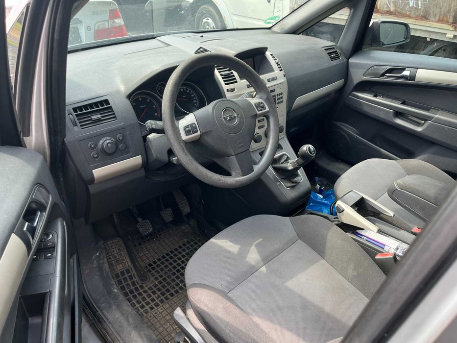 Dezmembrez Opel Zafira B Facelift 1,7 CDTI facelift gri argintiu 2008
