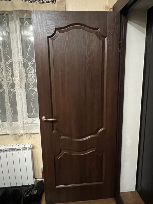 Продам облегченную входную дверь