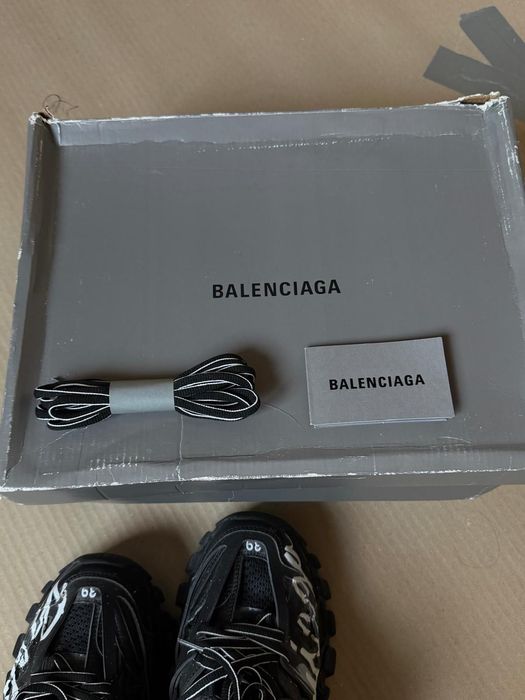 Balenciaga track 39