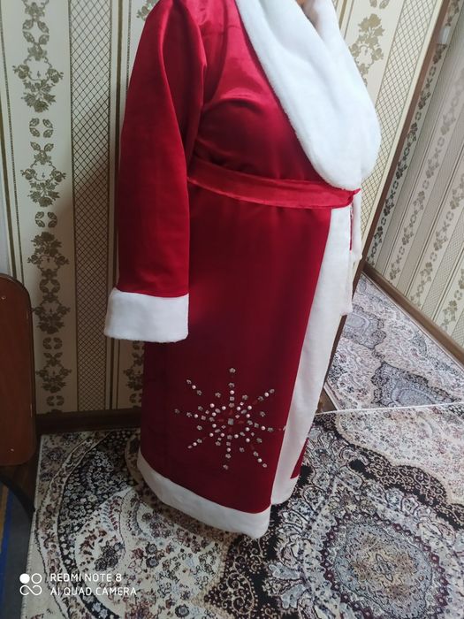 Qorbobo va qorqiz kiyimi sotiladi