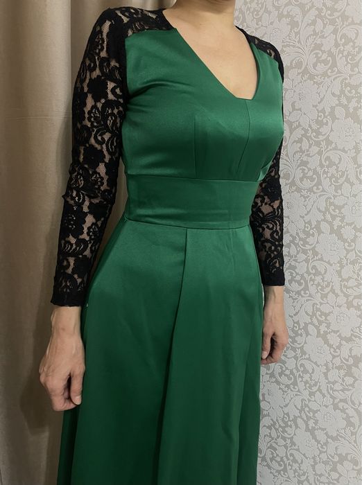 Продам платья вечерние +1 подарок