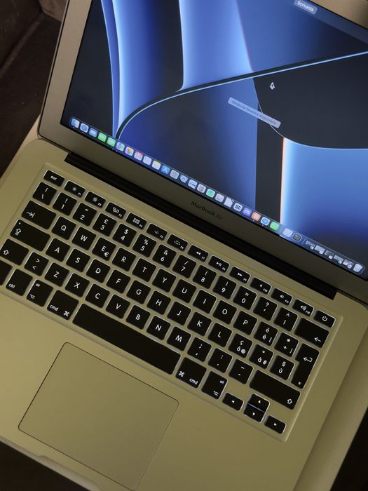 Laptop Apple MacBook Air 13” (2017) – 256 GB SSD | 8 GB RAM | Intel Core i5