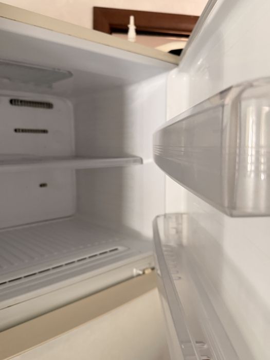 Холодильник большой срочно продам
