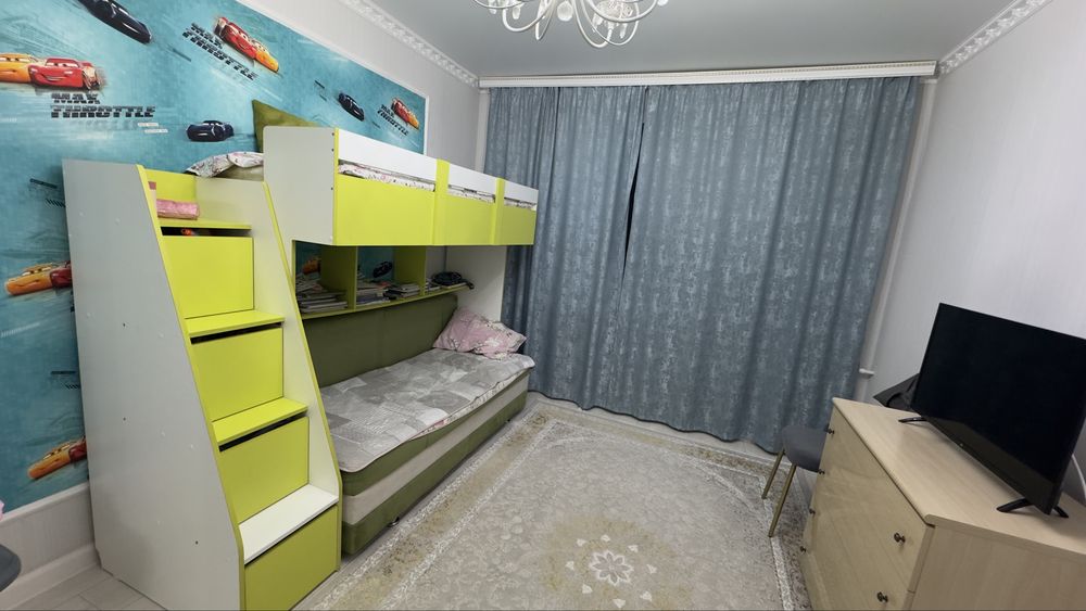 Детская двухъярусная кровать