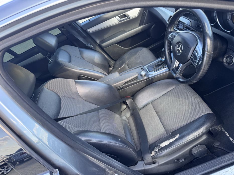 Dezmembrez Mercedes C w204 C250