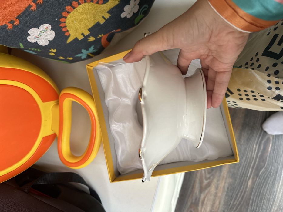 Белые посуды продам за наличку