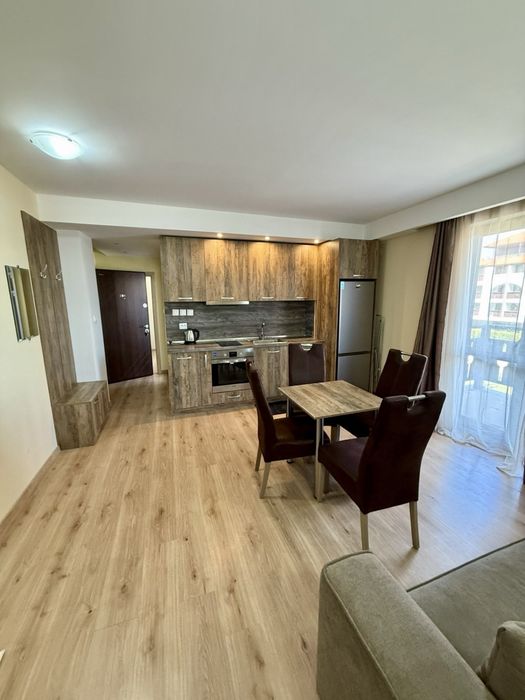 Тристаен светъл апартамент в жил. сграда с Акт 16 в Банско