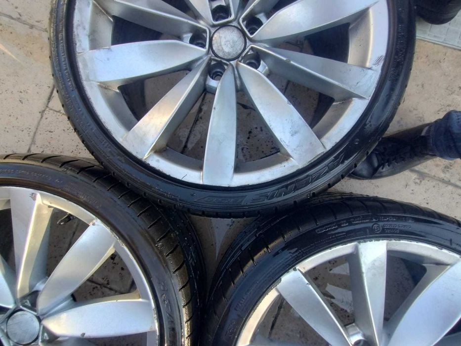 Jante 19 '' cu anvelope si senzori de presiune.