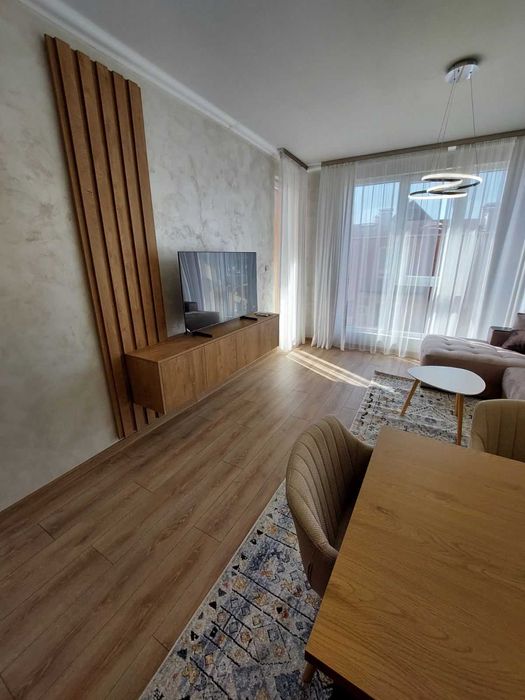 Дава се под наем Тристаен апартамент в Шумен, Пазара - 87 кв.м за 553.35 € - Снимка #1