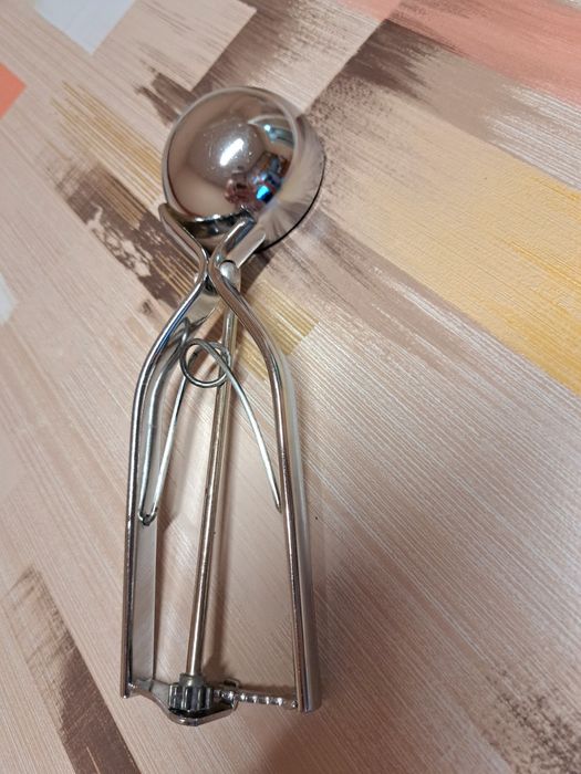 Професионална лъжица за сладолед made in Janan PAT NO.824393