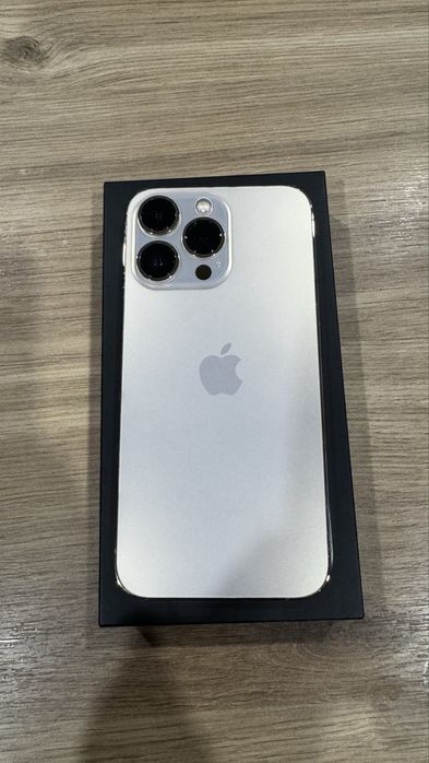 IPhone 13 pro 256 GB + airpods