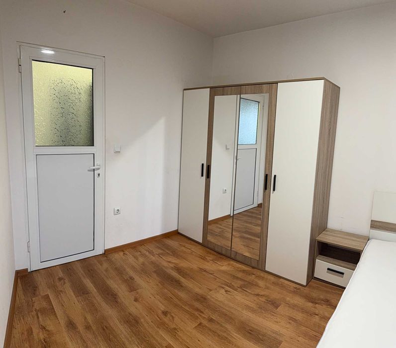 Дава се под наем Двустаен апартамент в Добрич, Център - 68 кв.м за 357 € - Снимка #5