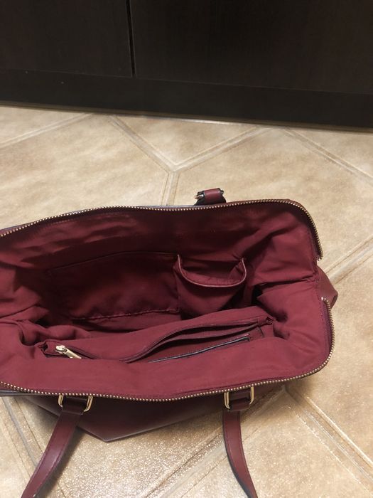 Чанта в модерен тренди цвят бордо