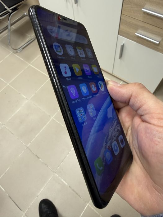 Oppo F7 4/64gb - отличен