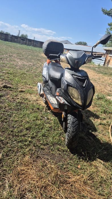 Vand scuter Explorer de 125 cc