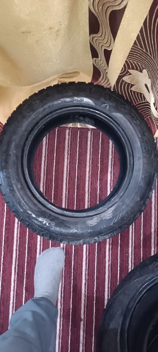 Продам зимние шины липучка