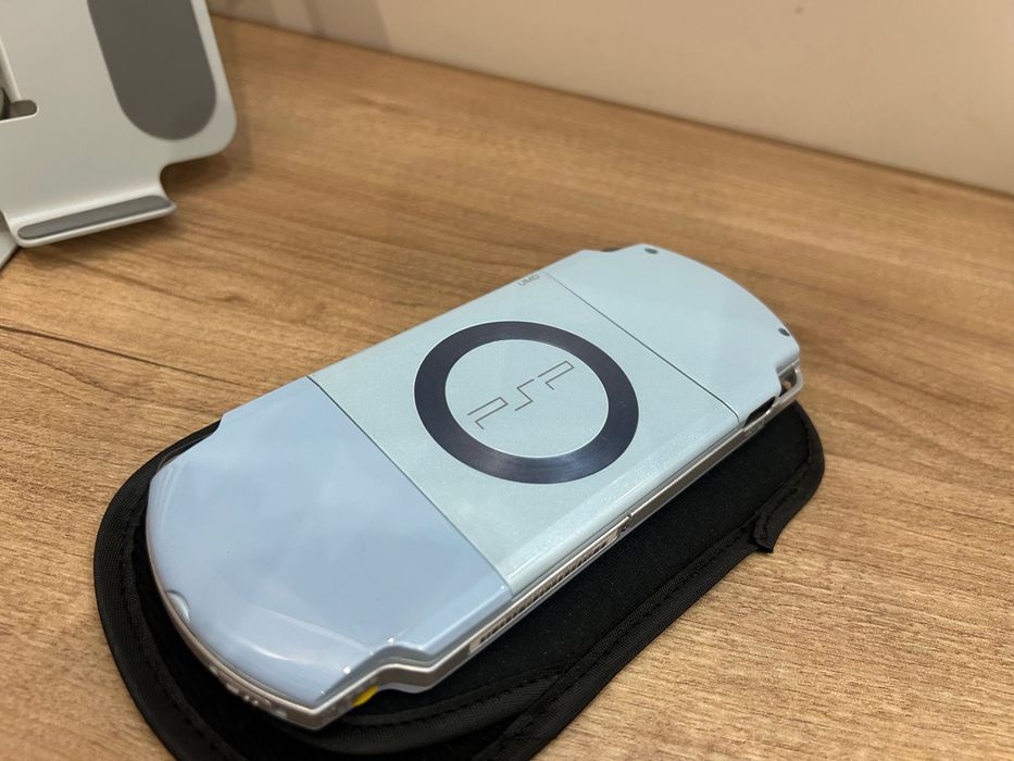 Sony PlayStation Portable PSP 2000 Modat + Jocuri