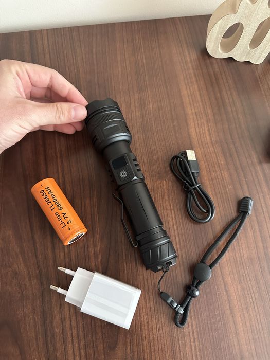 Lanterna 100000 lumeni, led 35w, 3000 metri noua