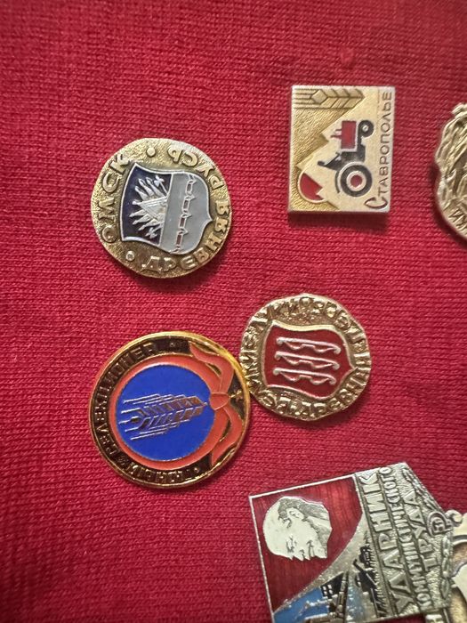 Винтажные значки времен СССР