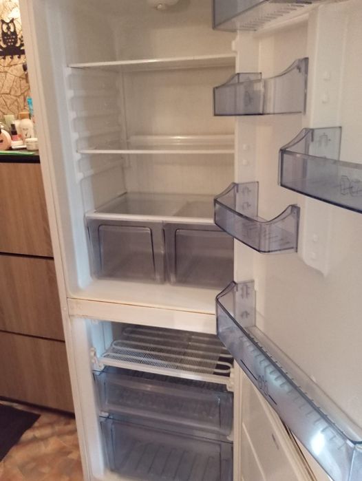 Продам холодильник