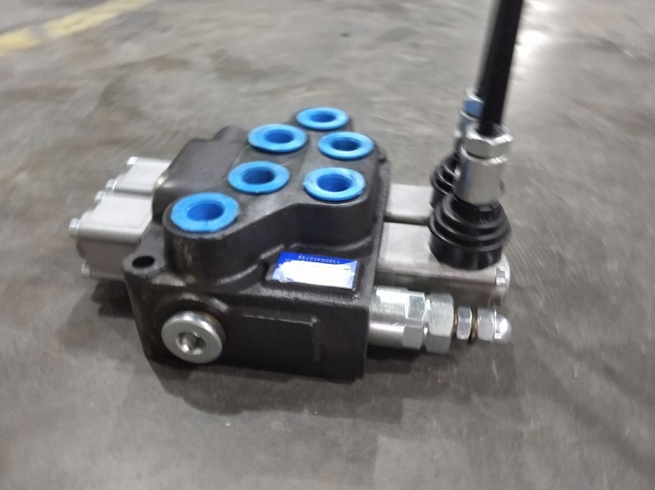 Продается гидрораспределитель  задней подвески
