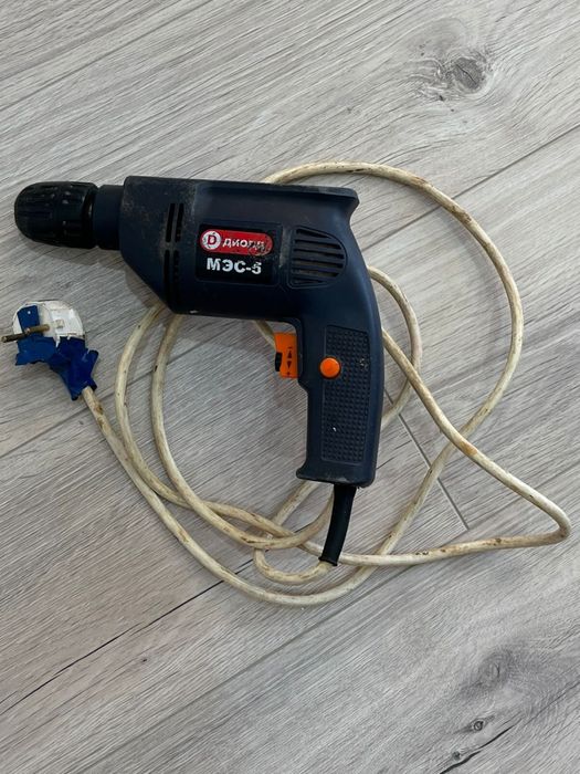 Дрель строительный