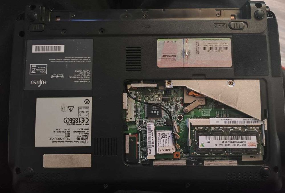 Нетбук Fujitsu M2010