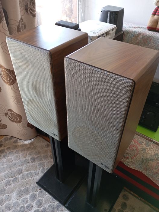 Vând boxe Isophon,rezervate