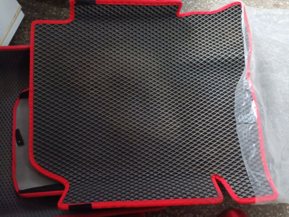 Продаю полики авто