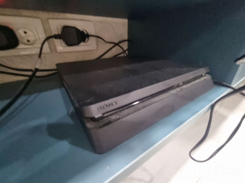 Продаю игравую приставку sony playstation 4. Подробности по телефону.