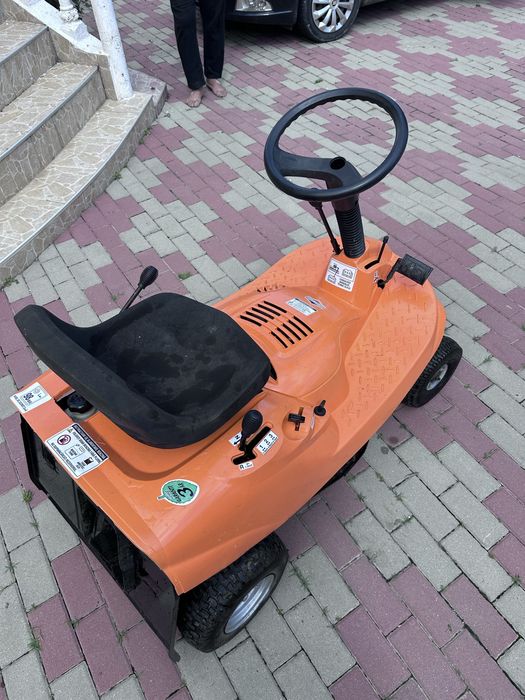 Tractoras de tuns gazon