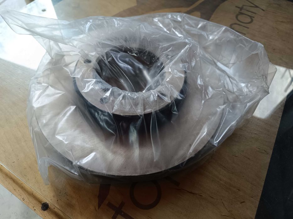 передние диски на Toyota Land Cruiser 105