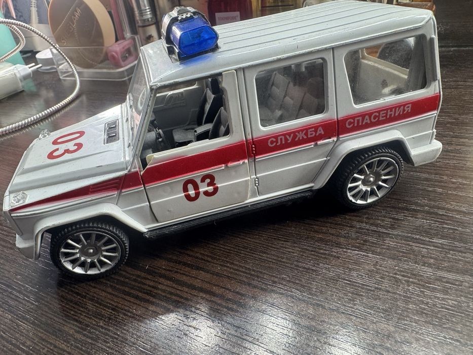 Машины на пульту без