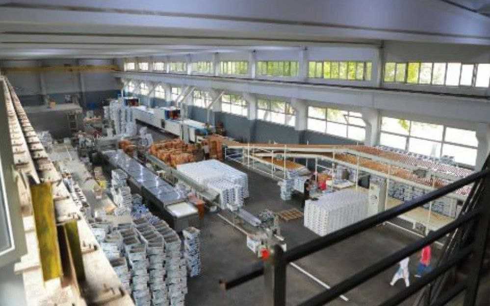 Продаётся 1,2 га производственная база.