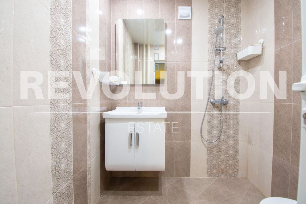 Дава се под наем Тристаен апартамент в София, Лозенец - 103 кв.м за 750 € - Снимка #8