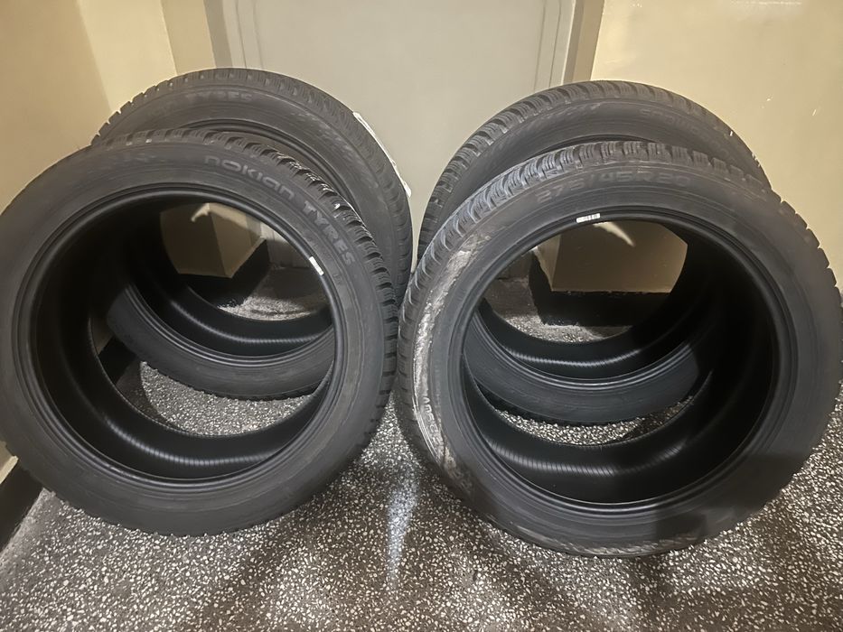Продавам чисто нови Гуми NOKIAN 275/45R20 110V XL Snowproof 2 SUV