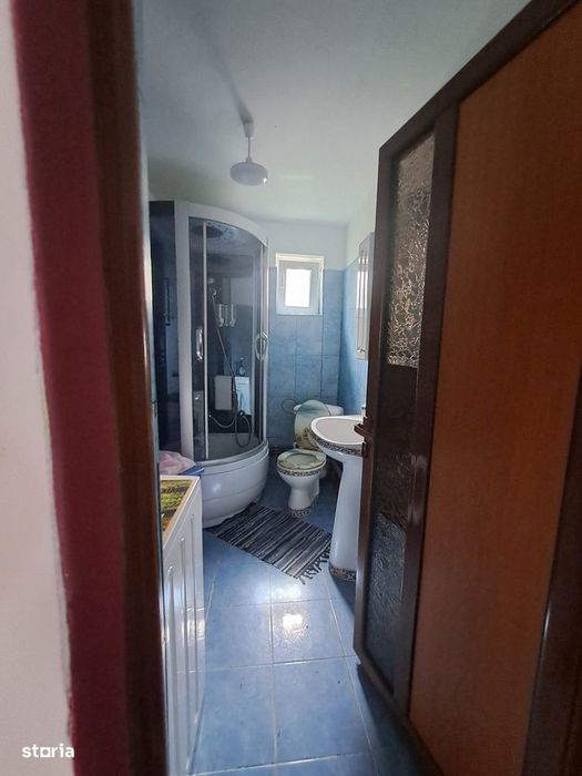 Vând casă Radesti,racordata la gaze,curent,apa si canalizare